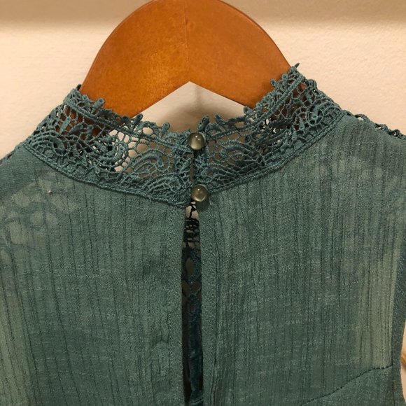 Dress - Picture 3 of 4